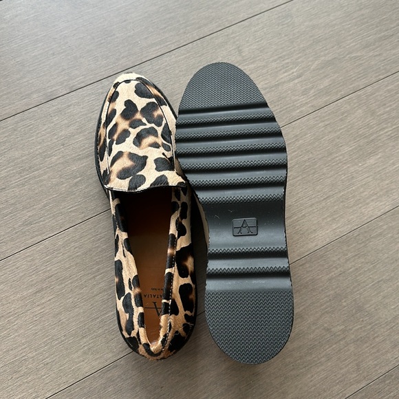 Aquatalia Kenley leopard print shoes - Picture 4 of 5